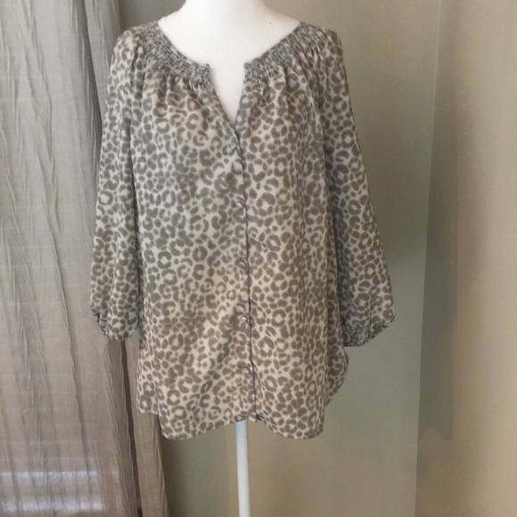 LOFT Tops - Loft silver and cream Cheetah Print 3/4 sleeve